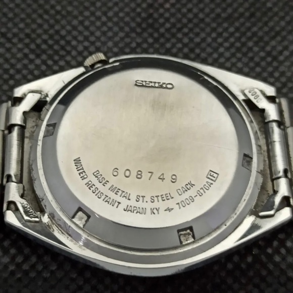 Vintage Automatic 1970s Seiko Mens Watch Red and Gold Face! - Picture 7 of 9